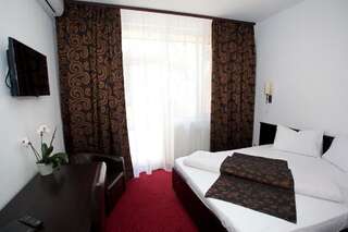 Отель Hotel Terra Орадя Двухместный номер "Комфорт" с 1 кроватью и балконом-8